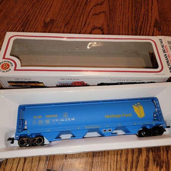 Bachmann HO Scale Electric Trains 'HO 51 Grain Car' Heritage Fund - Picture 1 of 5